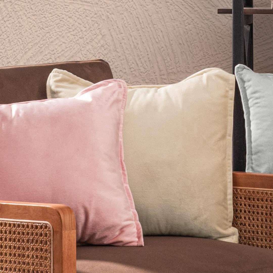 Hermosas Fundas de Cojin Sueños Beige que combina perfecto con entornos coloridos y  da un toque de elegancia a tus espacios.